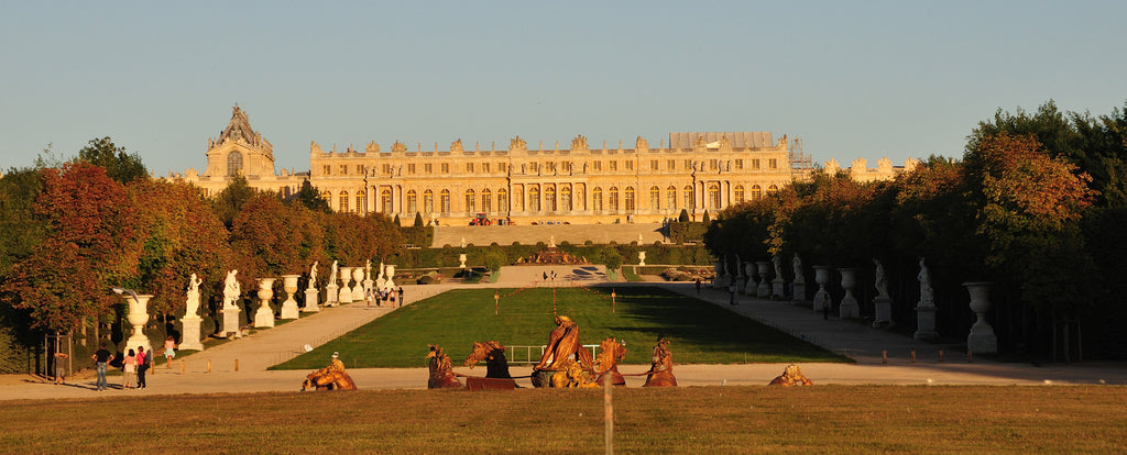 Vue de la Galerie des Glaces et de la Chapelle Royale depuis le Tapis Vert et le Bassin d'Apollon