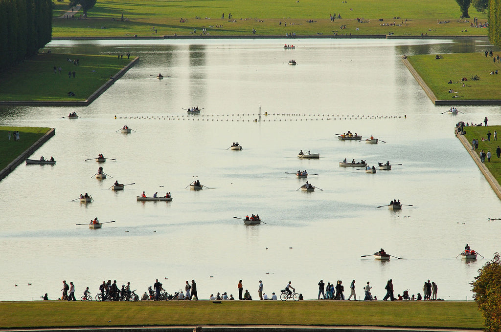 Embarqués sur le Grand Canal dans le mercure de l'été