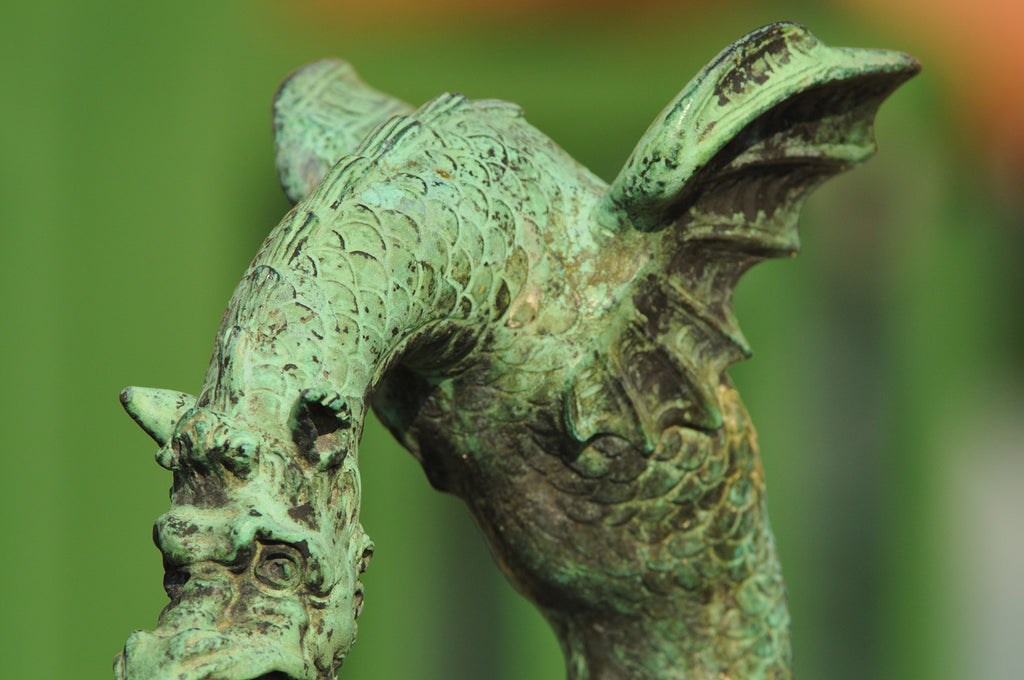 Figure du Dragon au bord du Bassin de Neptune