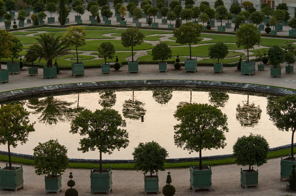 Copy of Vue sur les jardins de l'Orangerie et la Pièce d'Eau des Suisses au dernières lueurs du soleil d'été